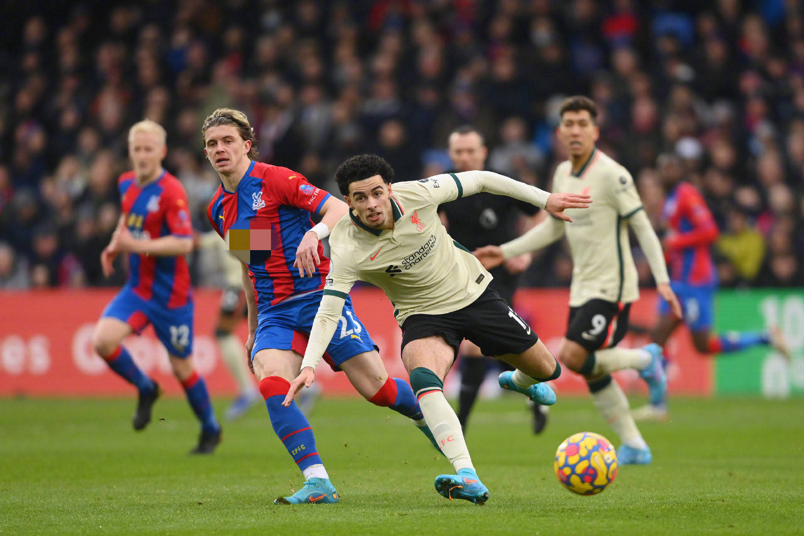 这使得他在 这使得他在